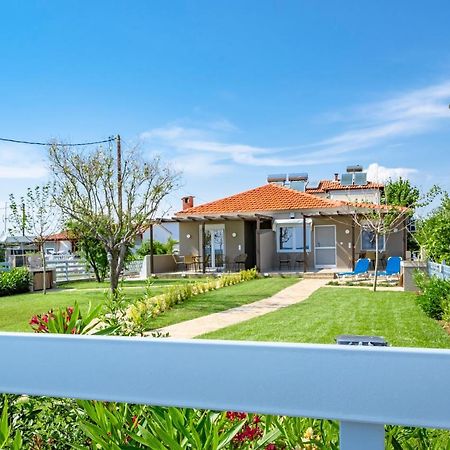 Azzurro Seafront Houses Nea Kallikrateia Exterior photo
