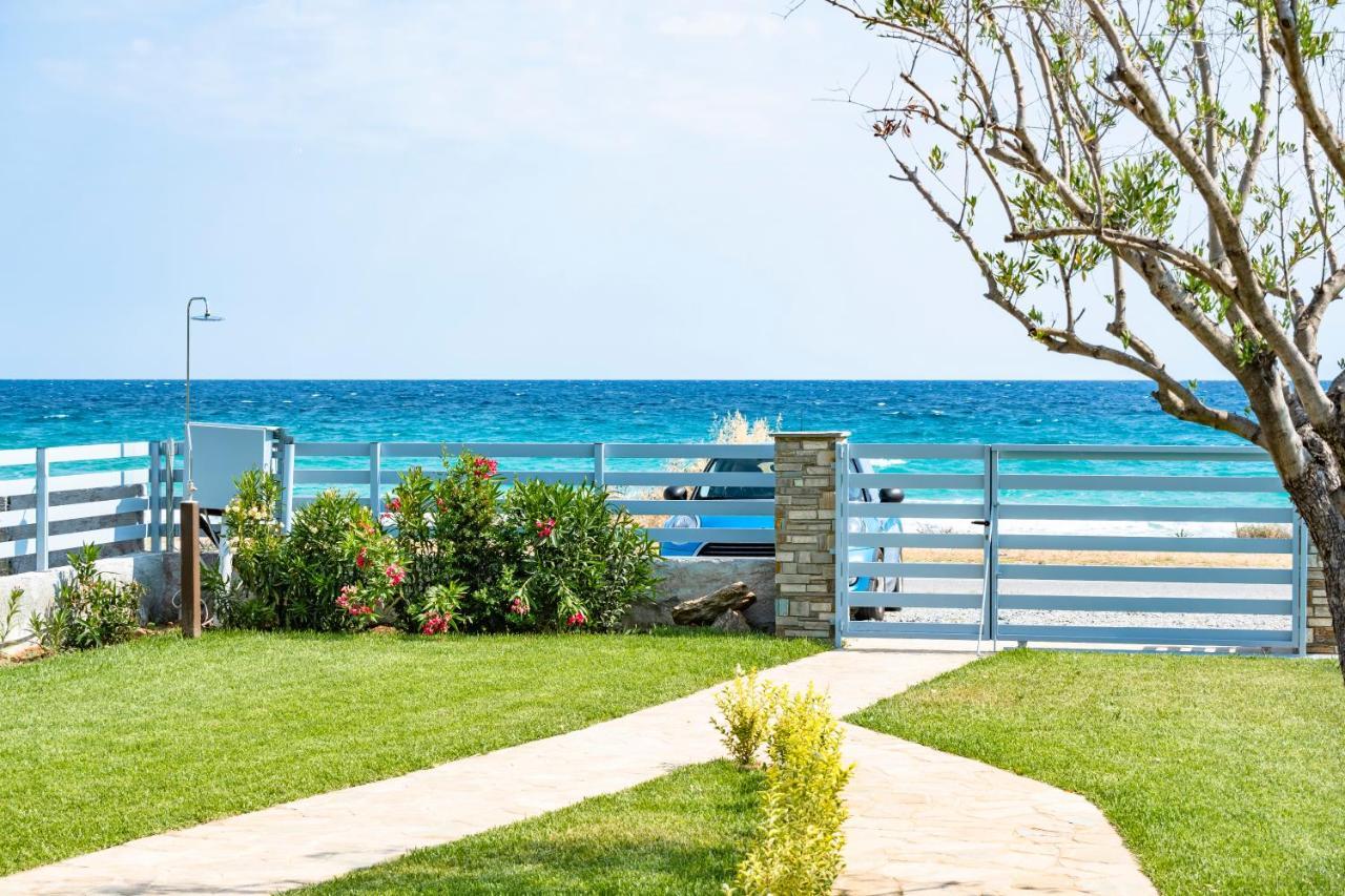 Azzurro Seafront Houses Nea Kallikrateia Exterior photo