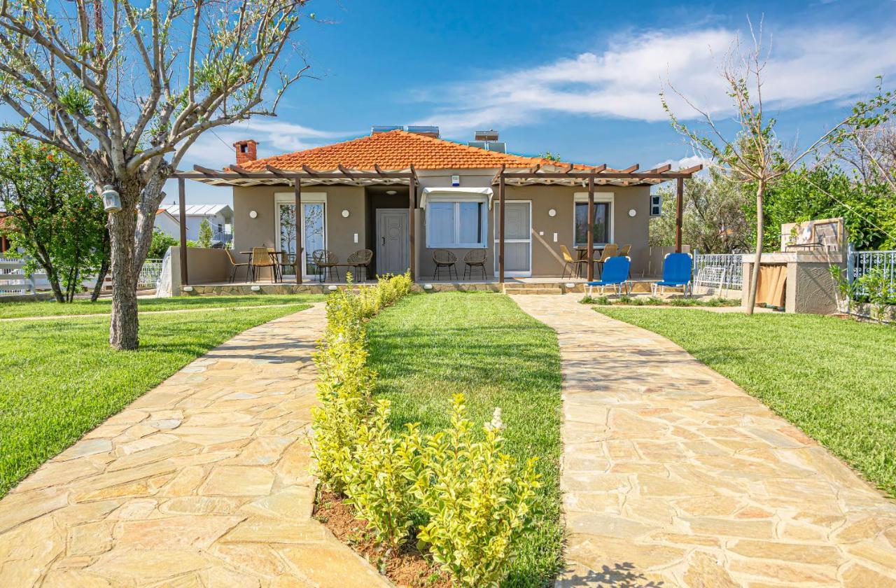 Azzurro Seafront Houses Nea Kallikrateia Exterior photo
